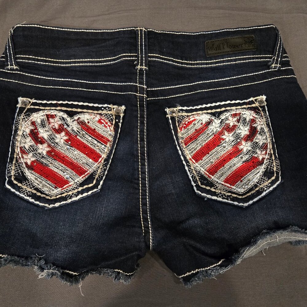 Wallflower Denim Shorts American Flag Heart Accent Pocket Rhinestone Button sz 5